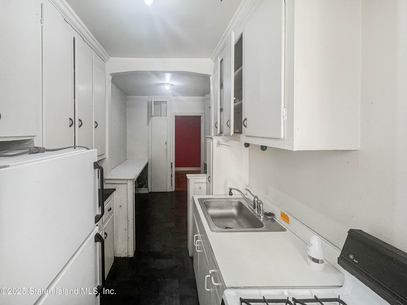 Well maintained two bedroom co-operative building with part-time - photo 11
