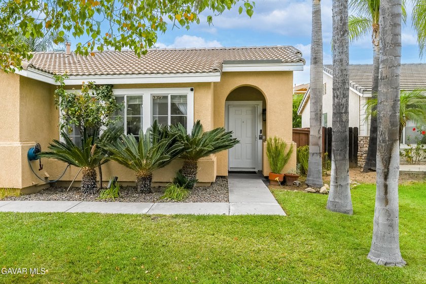 Welcome to this beautifully maintained Stoneridge residence in - photo 2