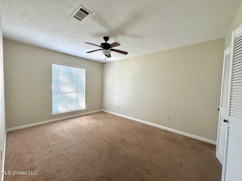This is the opportunity to own a beautiful all-brick 5-bedroom - photo 17