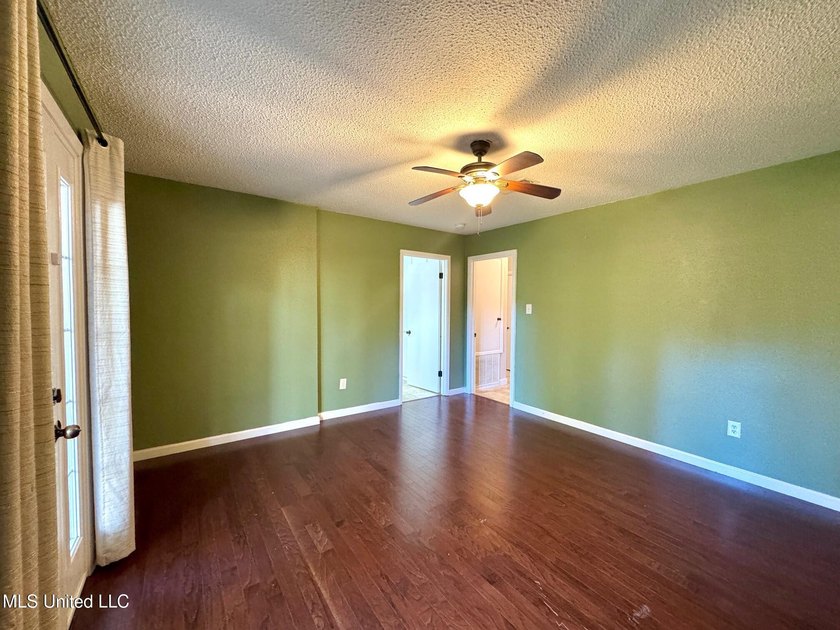 This is the opportunity to own a beautiful all-brick 5-bedroom - photo 23