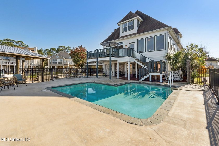 Glorious waterfront property in Pass Christian! This three - photo 26