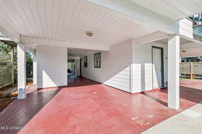 Glorious waterfront property in Pass Christian! This three - photo 32
