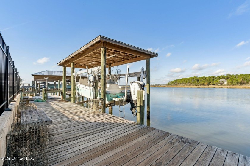 Glorious waterfront property in Pass Christian! This three - photo 33