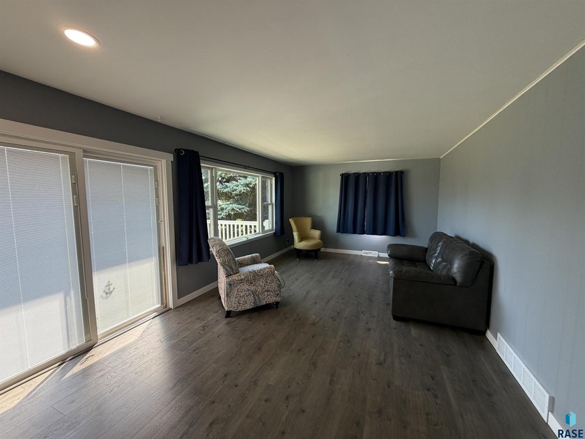 Experience lakeside living on the inlet waters of Lake Shetek! - photo 8