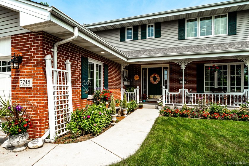 Welcome to this meticulously maintained Gallagher &amp; Henry - photo 3
