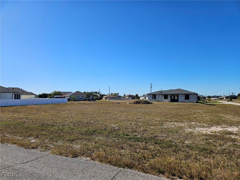 BUILDERS and INVESTORS!! CORNER LOT ACROSS FROM GULF ACCESS - photo 4