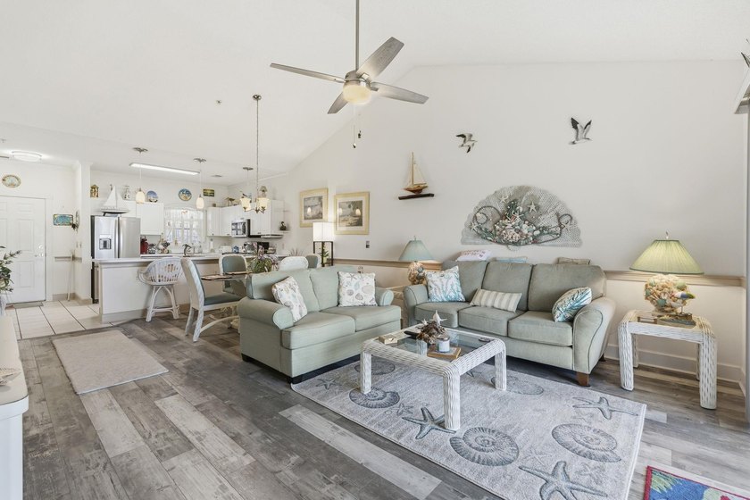 This is an incredible opportunity to own a beautiful condo with - photo 15