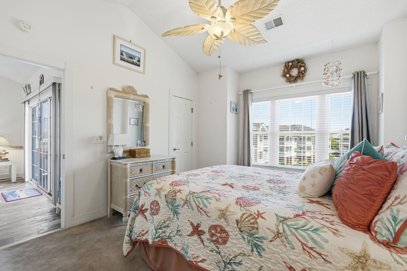 This is an incredible opportunity to own a beautiful condo with - photo 20