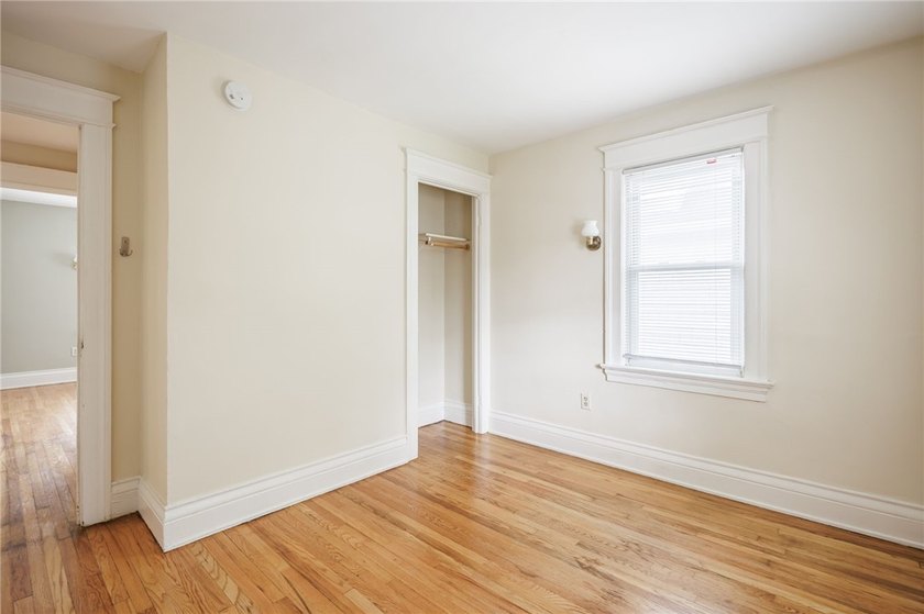 Very well maintained traditional colonial on beautifully treed - photo 27