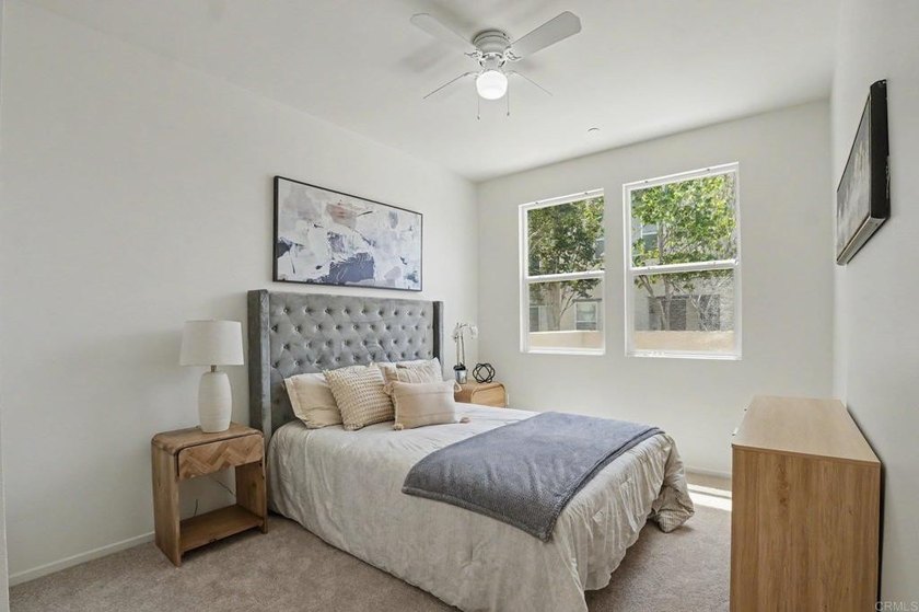 Refreshed &amp; Move-In Ready in Playa Del Sol!Step into this - photo 4
