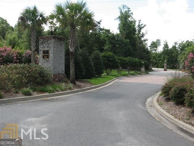 Highly Motivated Seller. Make us an offer! THIS SIZABLE HOME - photo 5