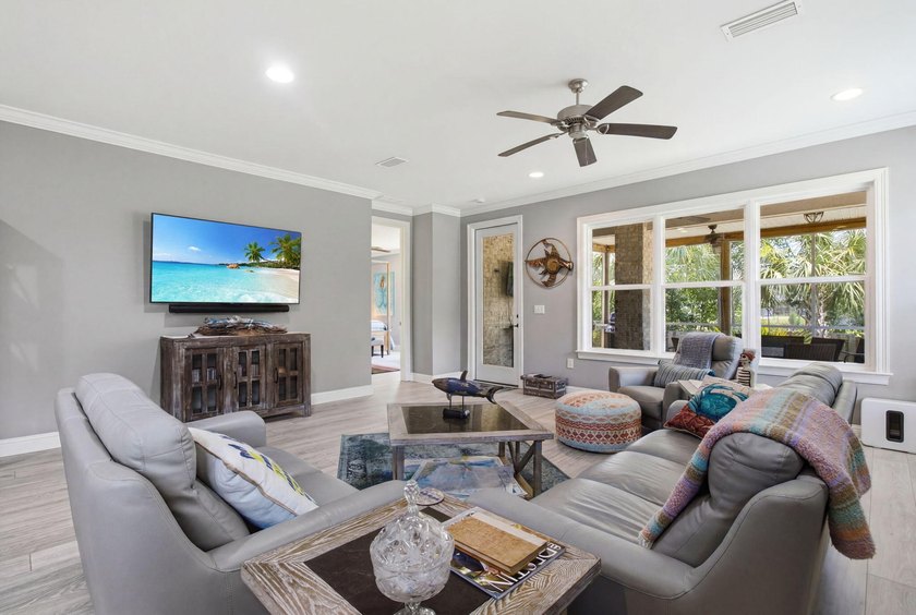 Priced $35k under recent appraisal! Welcome to 76 Oaktree Blvd - photo 3