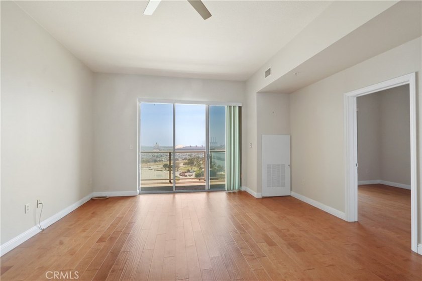 Turnkey 2-Bedroom 2-Bathroom High-Rise Living with Dual - photo 2