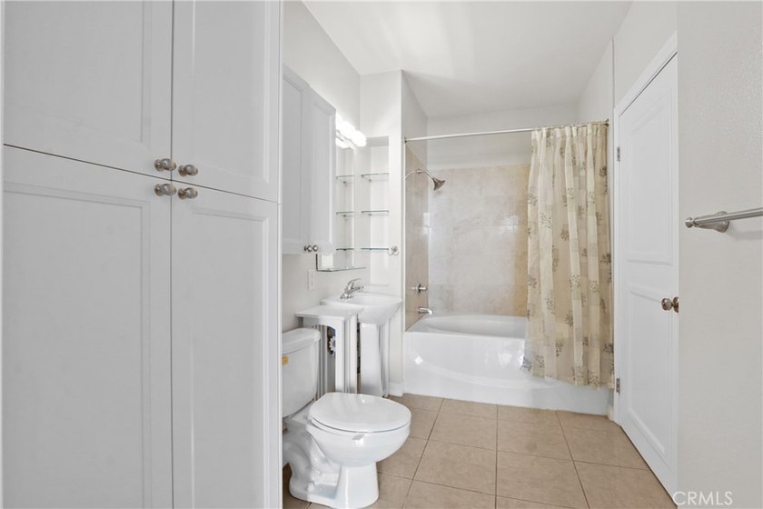 Turnkey 2-Bedroom 2-Bathroom High-Rise Living with Dual - photo 7