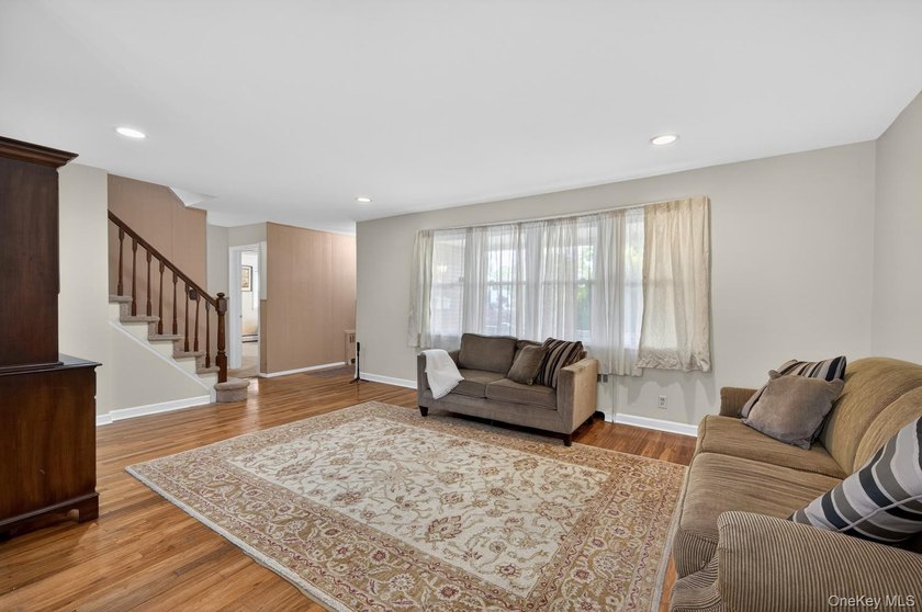 Welcome to 567 Pearl Street! This expansive and well maintained - photo 4