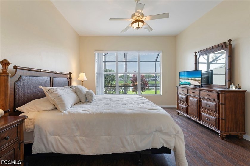 Wake up to gentle water views and soft morning light spilling - photo 15