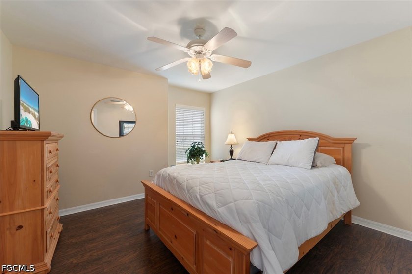 Wake up to gentle water views and soft morning light spilling - photo 17