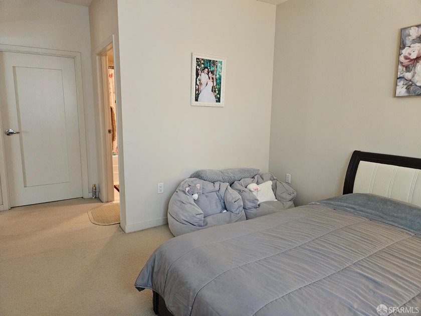Enjoy city living at the Metropolitan on Rincon Hill. 2-bedroom - photo 22
