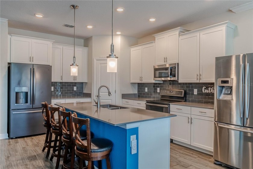 Six Bedroom upgraded smart home in gated community with pool - photo 23