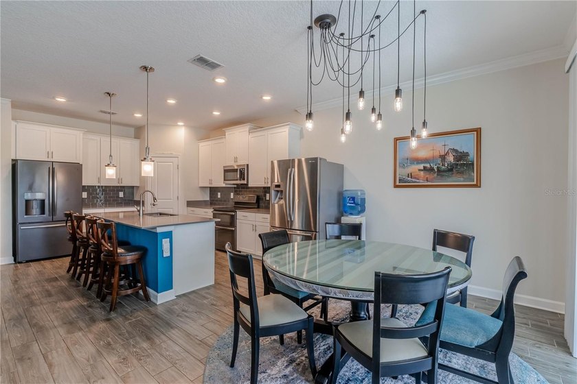 Six Bedroom upgraded smart home in gated community with pool - photo 25