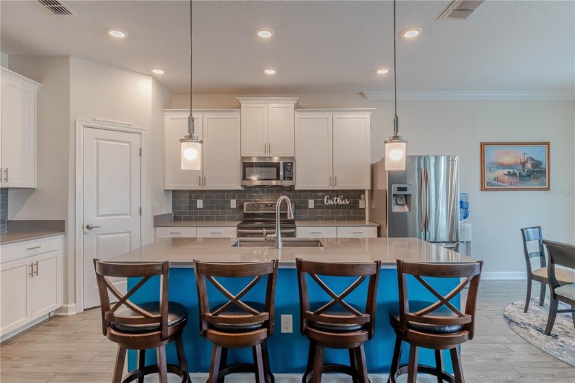 Six Bedroom upgraded smart home in gated community with pool - photo 28