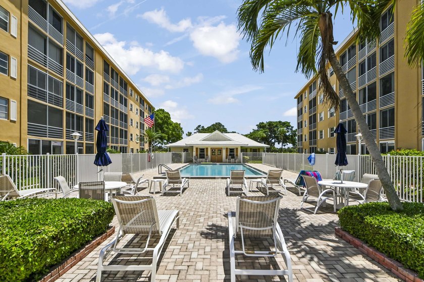 Welcome to this waterfront condominium in Waterway West - photo 30