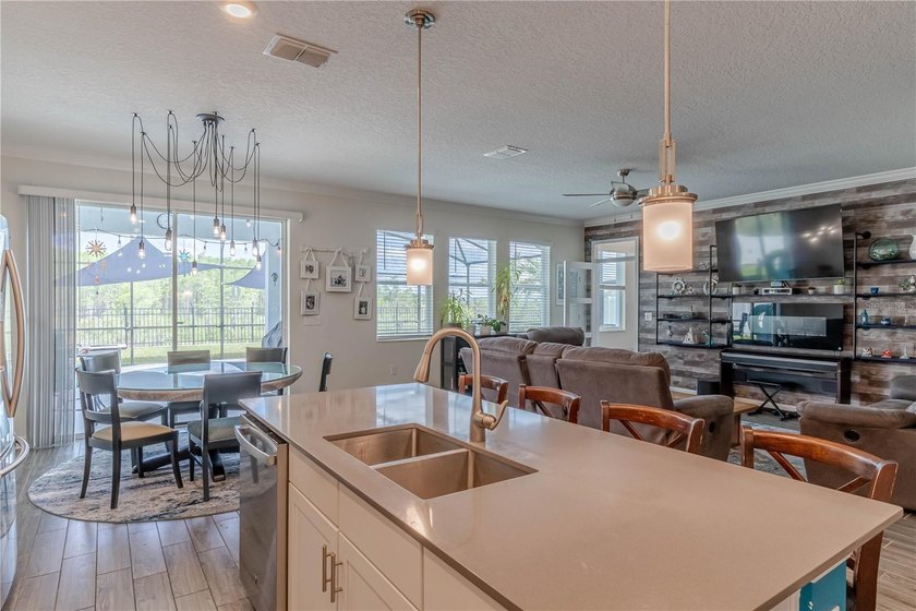 Six Bedroom upgraded smart home in gated community with pool - photo 31