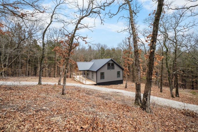 MOTIVATED SELLERS! Beautiful NEW CONSTRUCTION retreat on The - photo 3