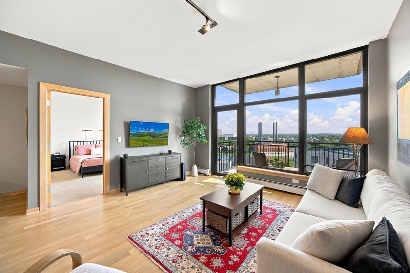 Wake up to one of the most iconic views in Minneapolis - photo 2
