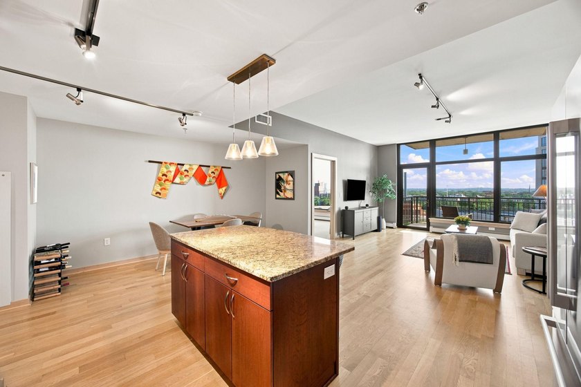 Wake up to one of the most iconic views in Minneapolis - photo 8