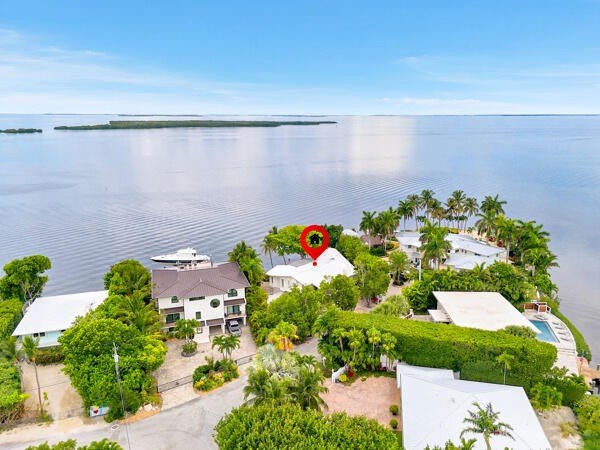 Experience the ultimate Florida Keys waterfront lifestyle in - photo 47