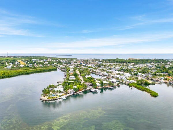Experience the ultimate Florida Keys waterfront lifestyle in - photo 49