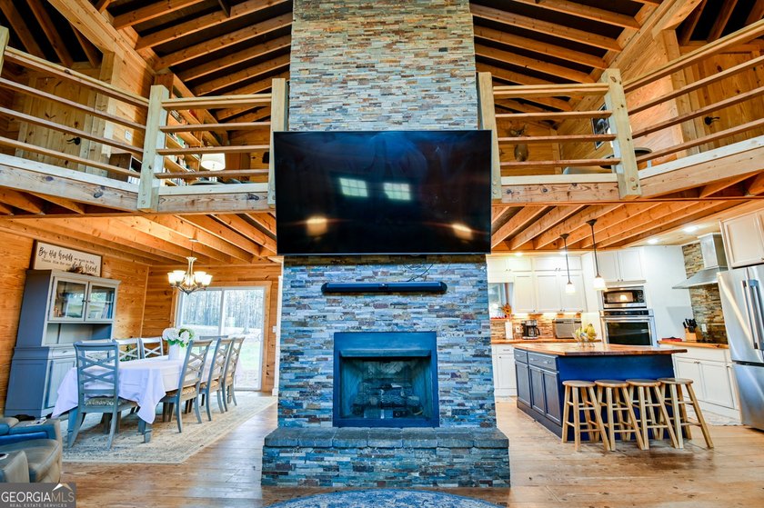 Not everyone is searching for a cookie cutter home. Some, like - photo 2