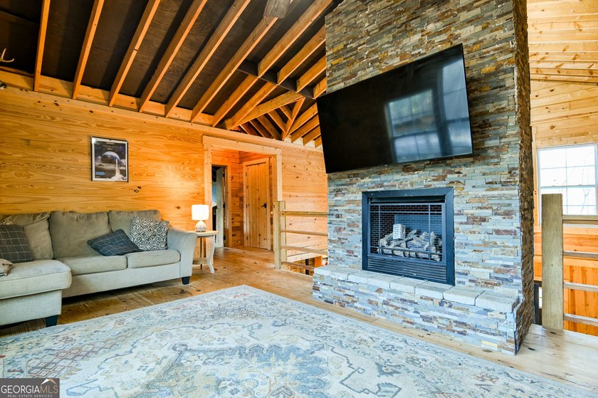 Not everyone is searching for a cookie cutter home. Some, like - photo 5