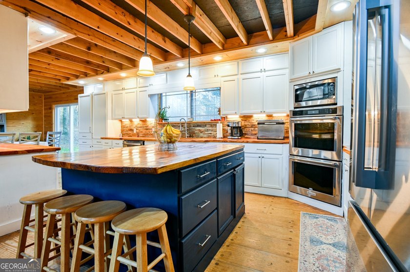 Not everyone is searching for a cookie cutter home. Some, like - photo 7