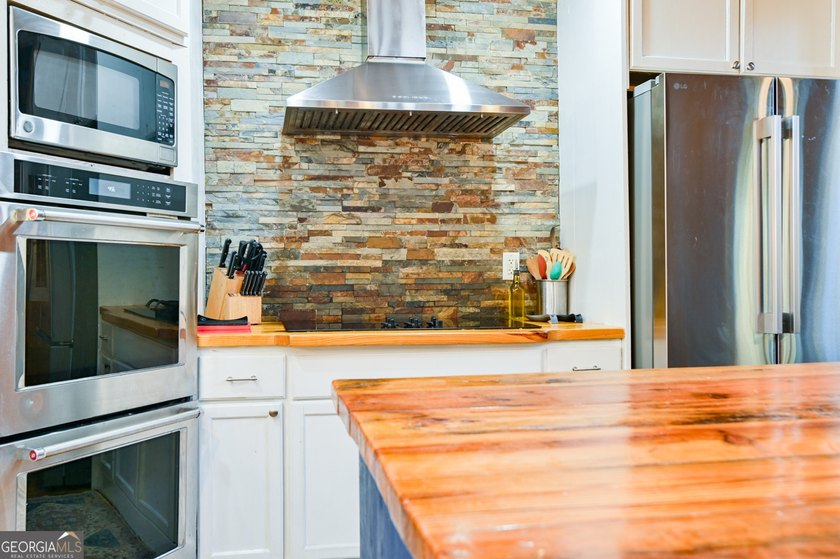 Not everyone is searching for a cookie cutter home. Some, like - photo 10