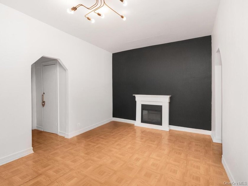 Great Opportunity to own this stylish &amp; affordable 1 Bedroom 1 - photo 3