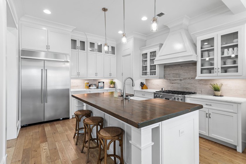 Discover unmatched luxury in this stunning three story retreat - photo 8