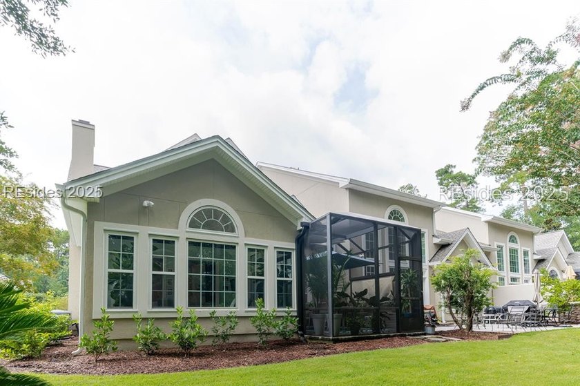 This stunning, end-unit townhome features a grand two-story - photo 25