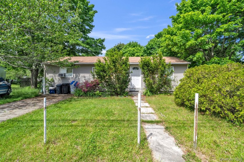 Handyman special and investor opportunity in the heart of - photo 2
