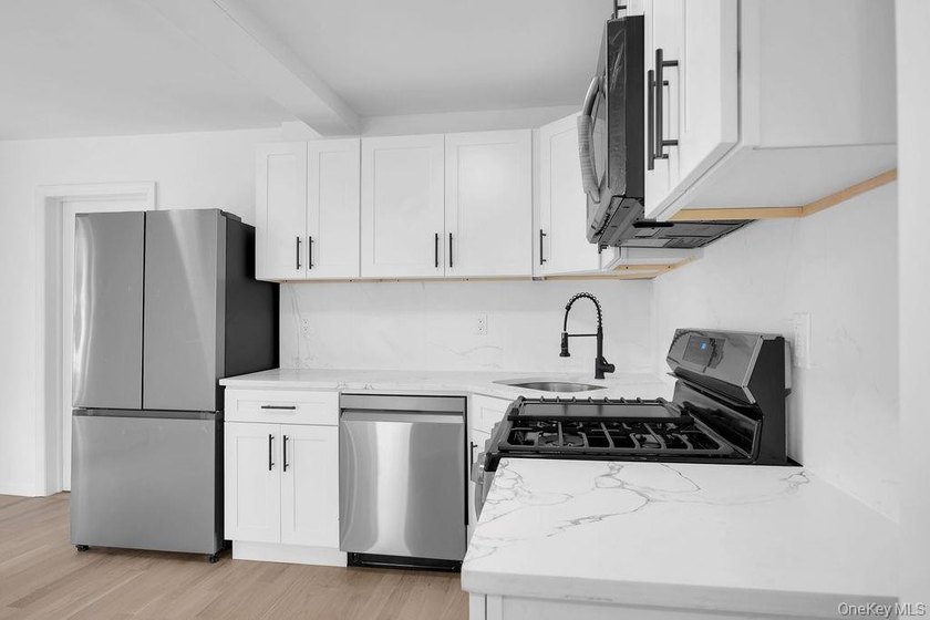 Charming Starter Home - Fully Renovated &amp; Move-In Ready This - photo 2