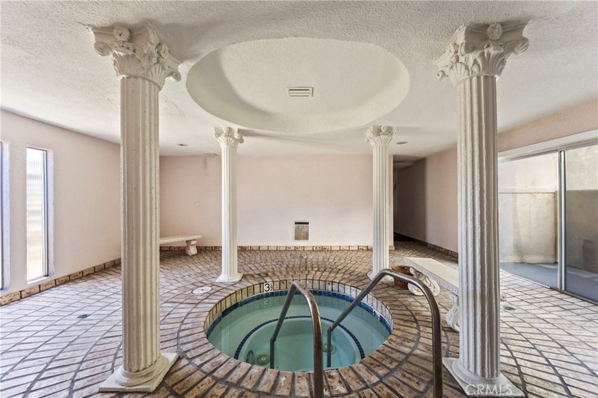 Beautiful Turn Key Corner Townhome in centrally located San - photo 20