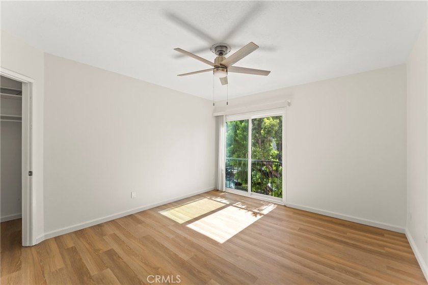Beautiful Turn Key Corner Townhome in centrally located San - photo 23