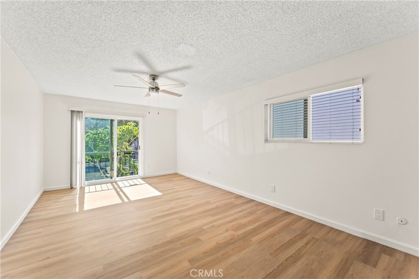 Beautiful Turn Key Corner Townhome in centrally located San - photo 28