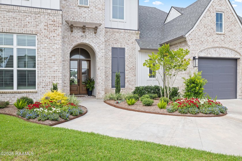 Welcome to this stunning custom 2024 Parade of Homes masterpiece - photo 3