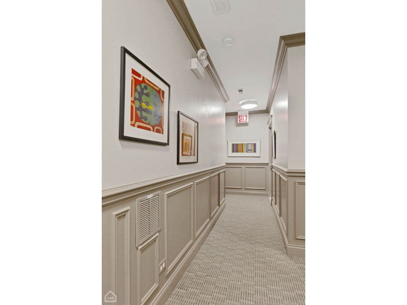 Fluid Integration of a Curated Gallery with Cohesive Design - photo 5