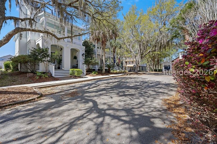 Welcome to this beautifully custom-built home located in The - photo 3