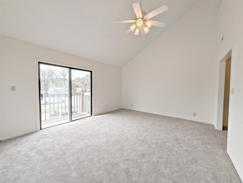 This 2br/2ba condo is move in ready. The owner just had all of - photo 3