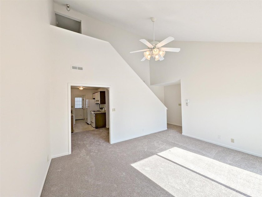 This 2br/2ba condo is move in ready. The owner just had all of - photo 5