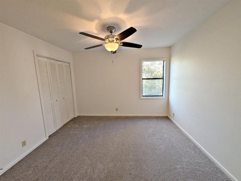 This 2br/2ba condo is move in ready. The owner just had all of - photo 10